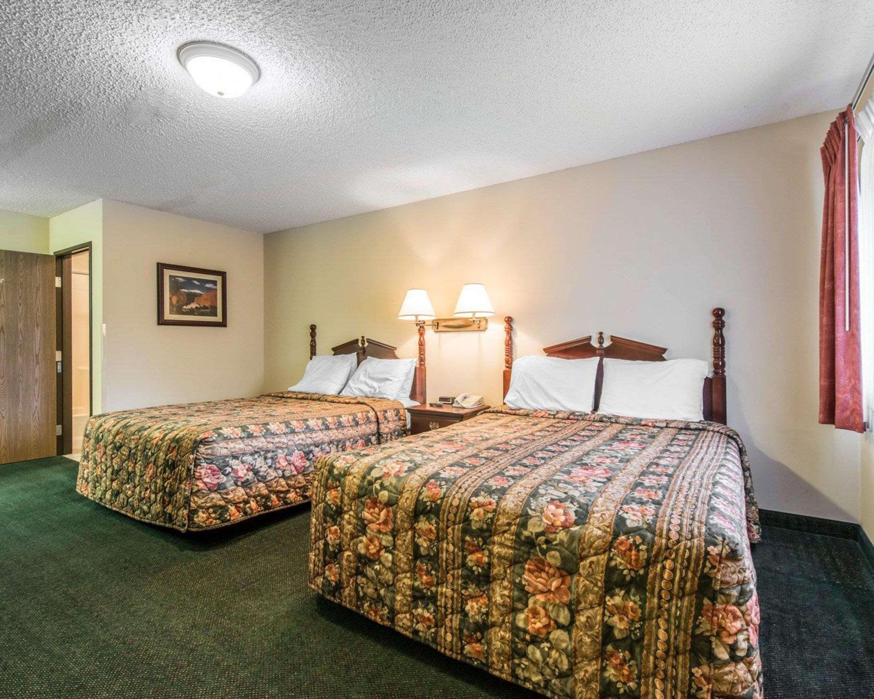 Quality Inn & Suites Manitou Springs At Pikes Peak Exterior photo
