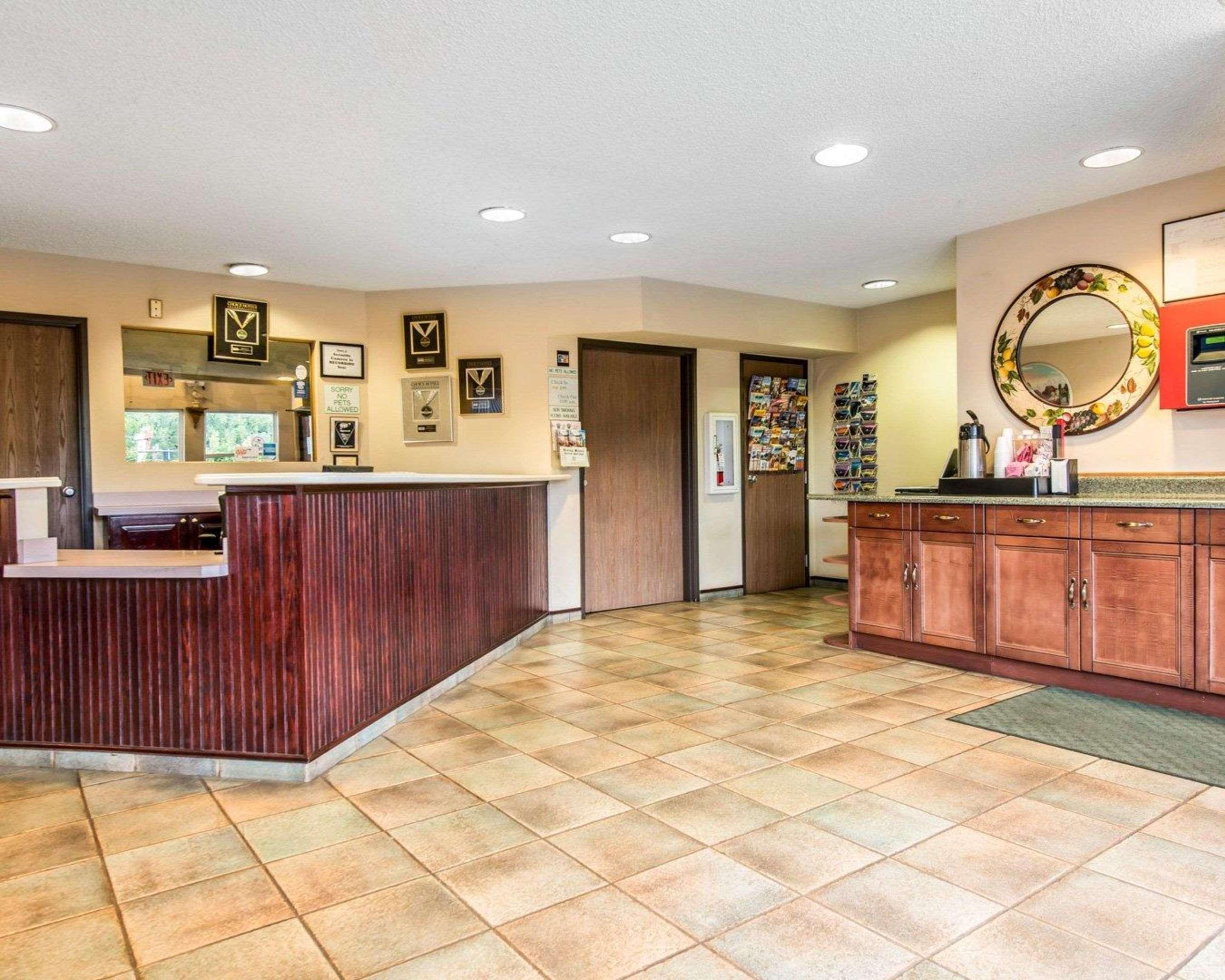 Quality Inn & Suites Manitou Springs At Pikes Peak Exterior photo