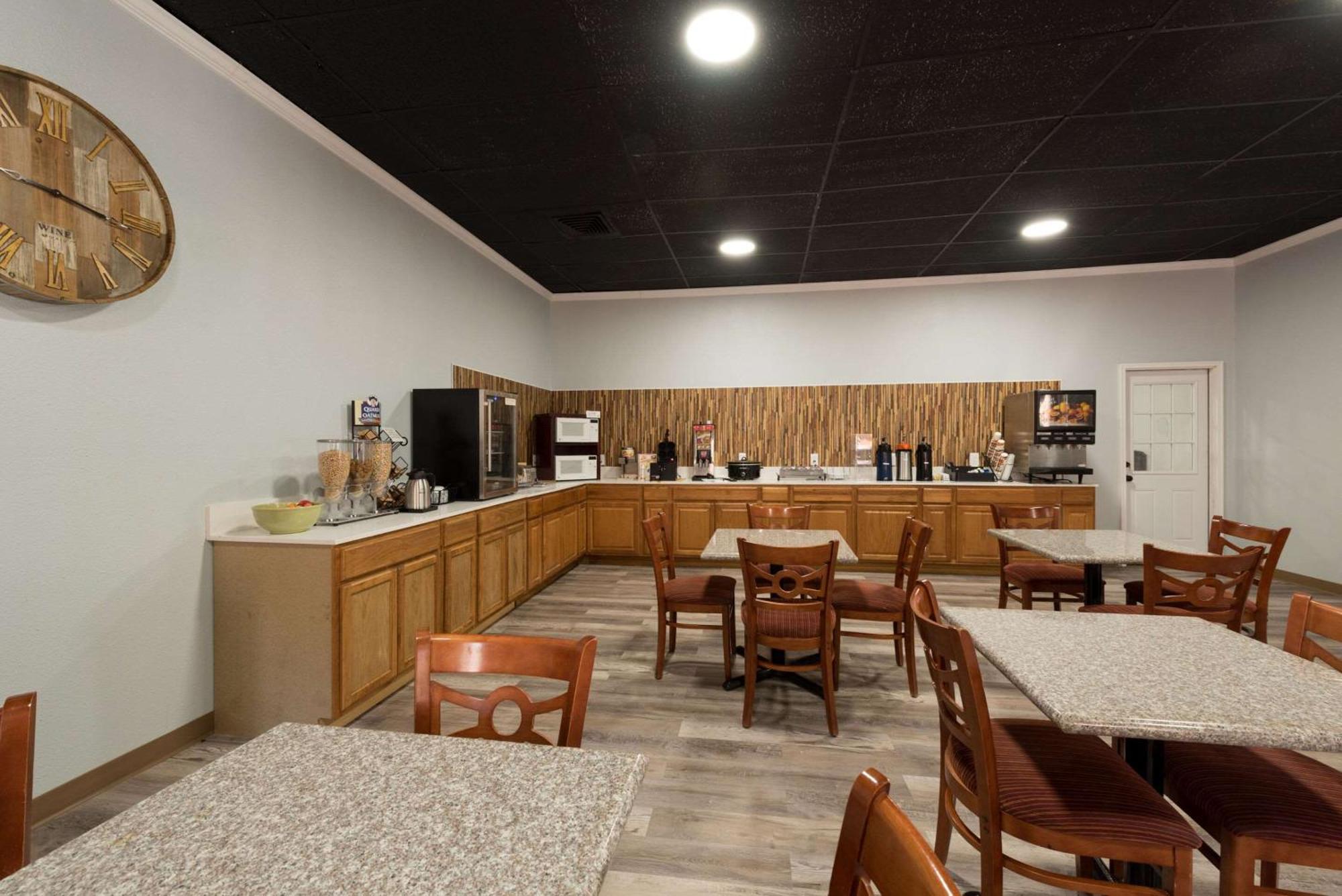 Quality Inn & Suites Manitou Springs At Pikes Peak Exterior photo