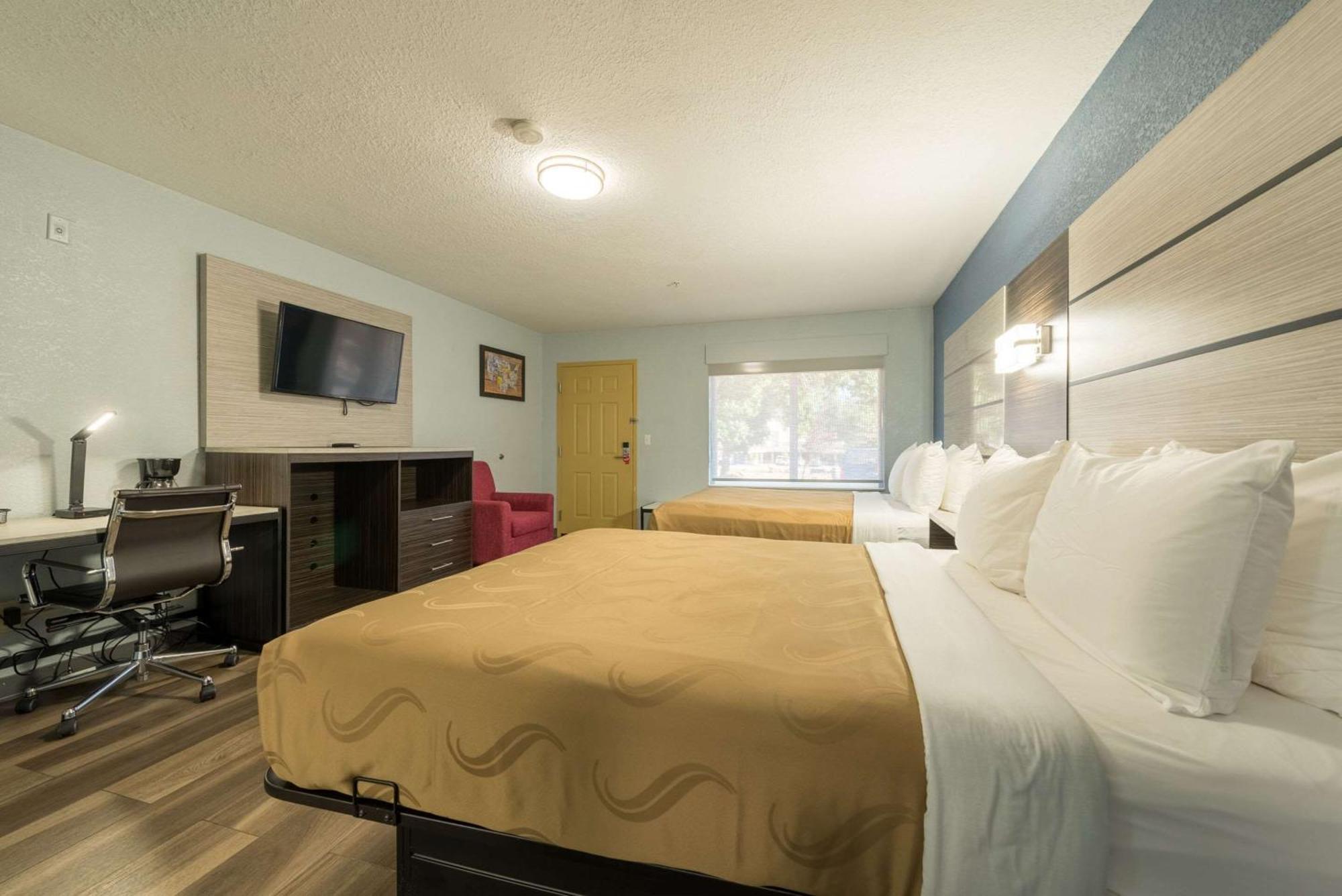 Quality Inn & Suites Manitou Springs At Pikes Peak Exterior photo
