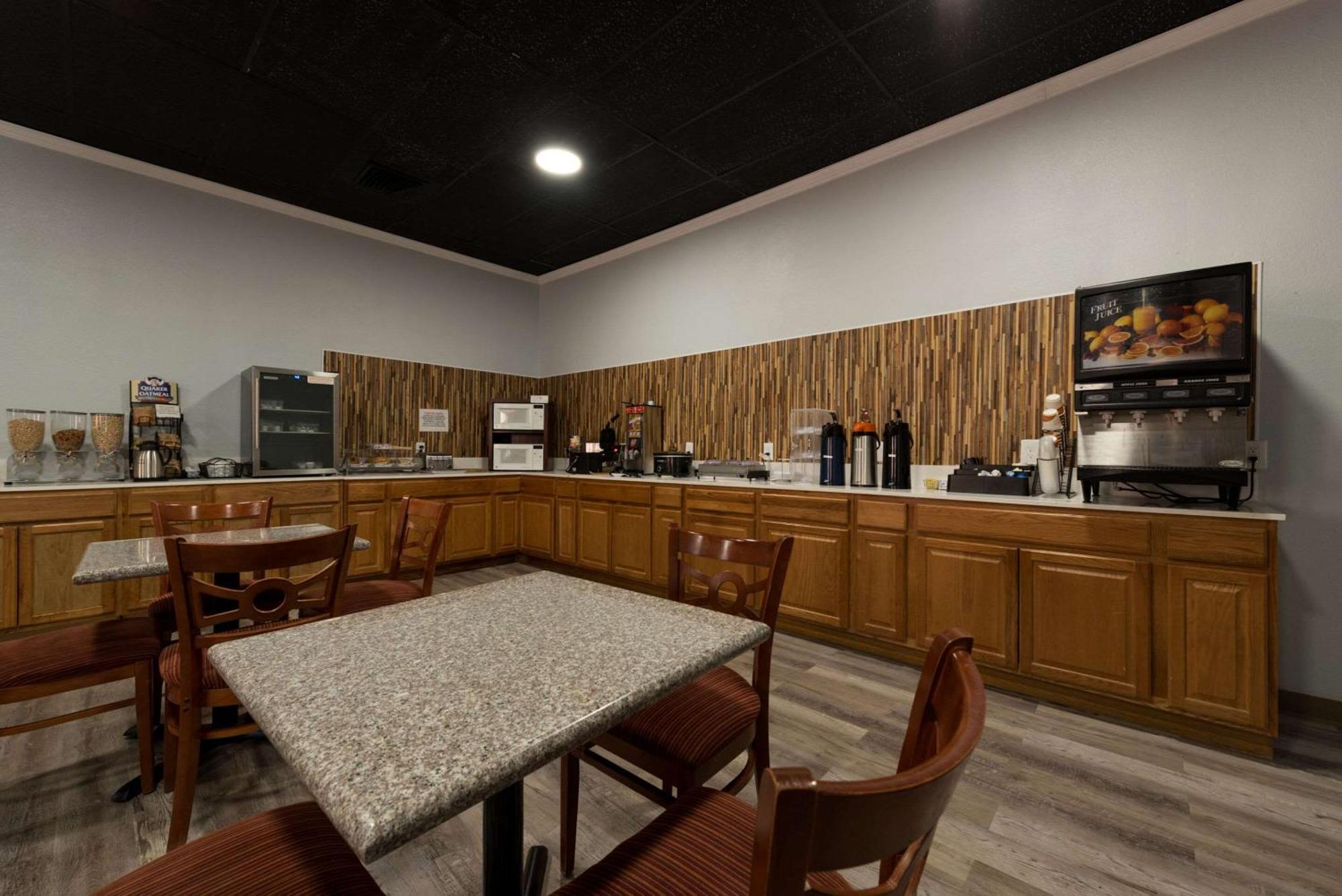 Quality Inn & Suites Manitou Springs At Pikes Peak Exterior photo