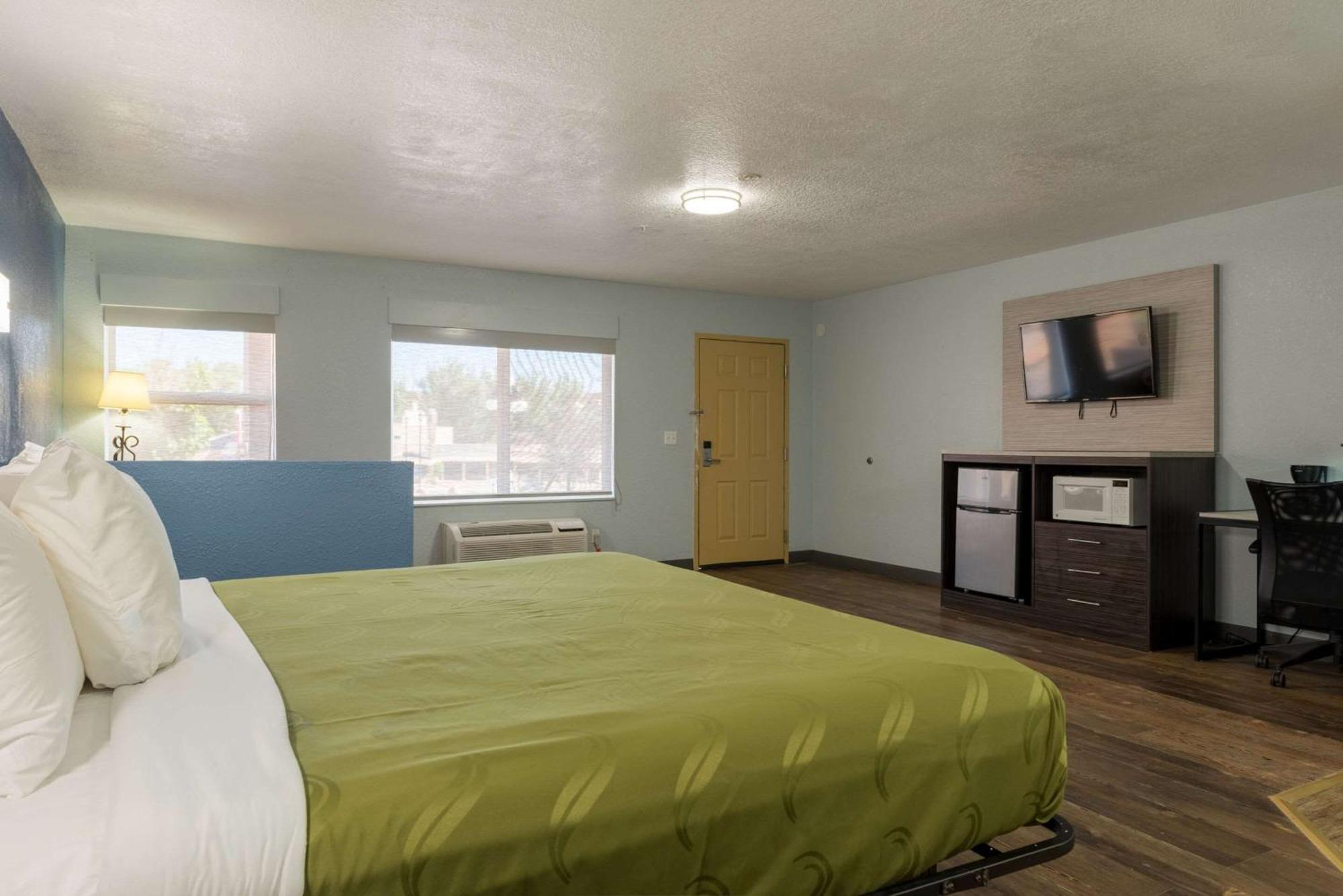 Quality Inn & Suites Manitou Springs At Pikes Peak Exterior photo