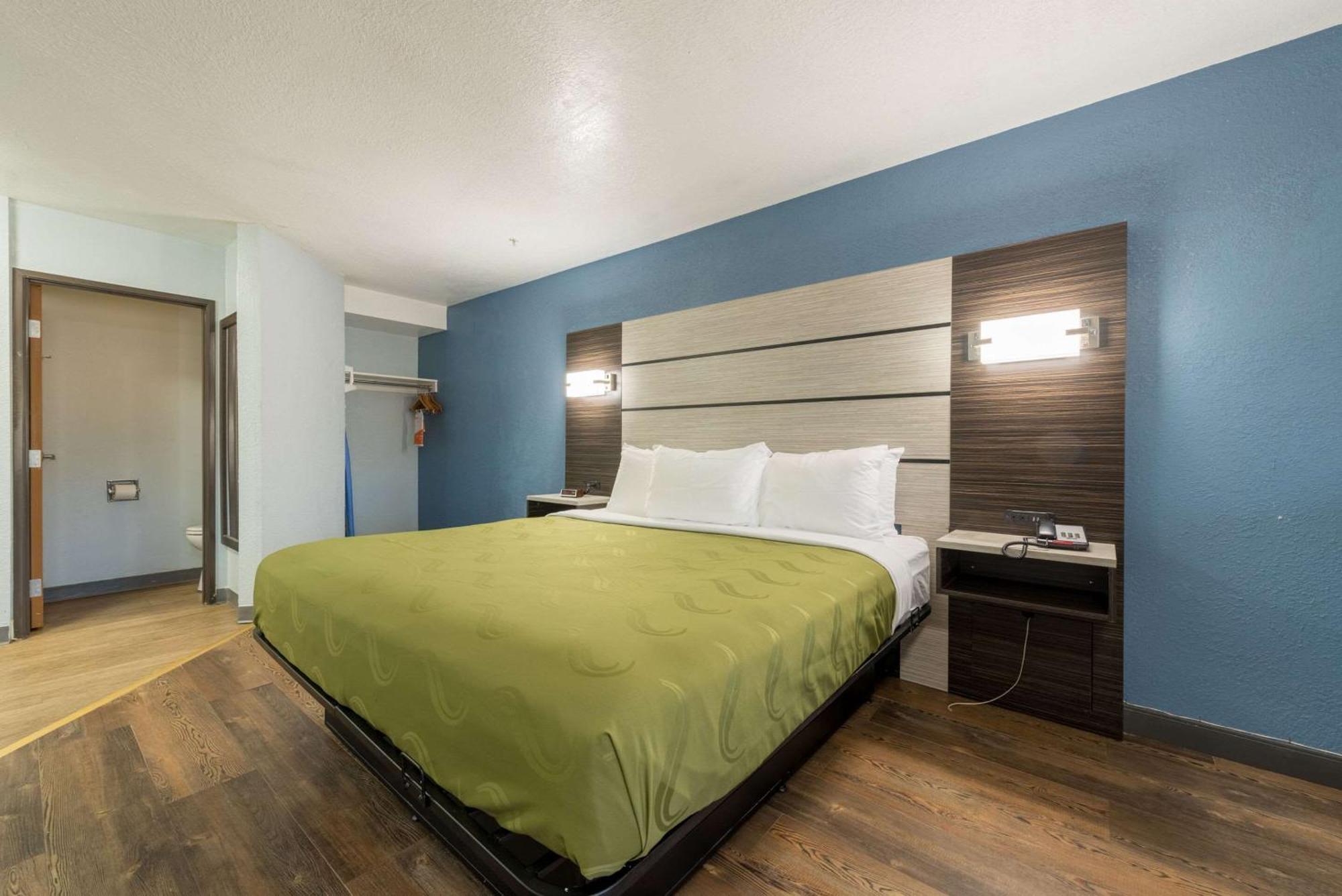 Quality Inn & Suites Manitou Springs At Pikes Peak Exterior photo