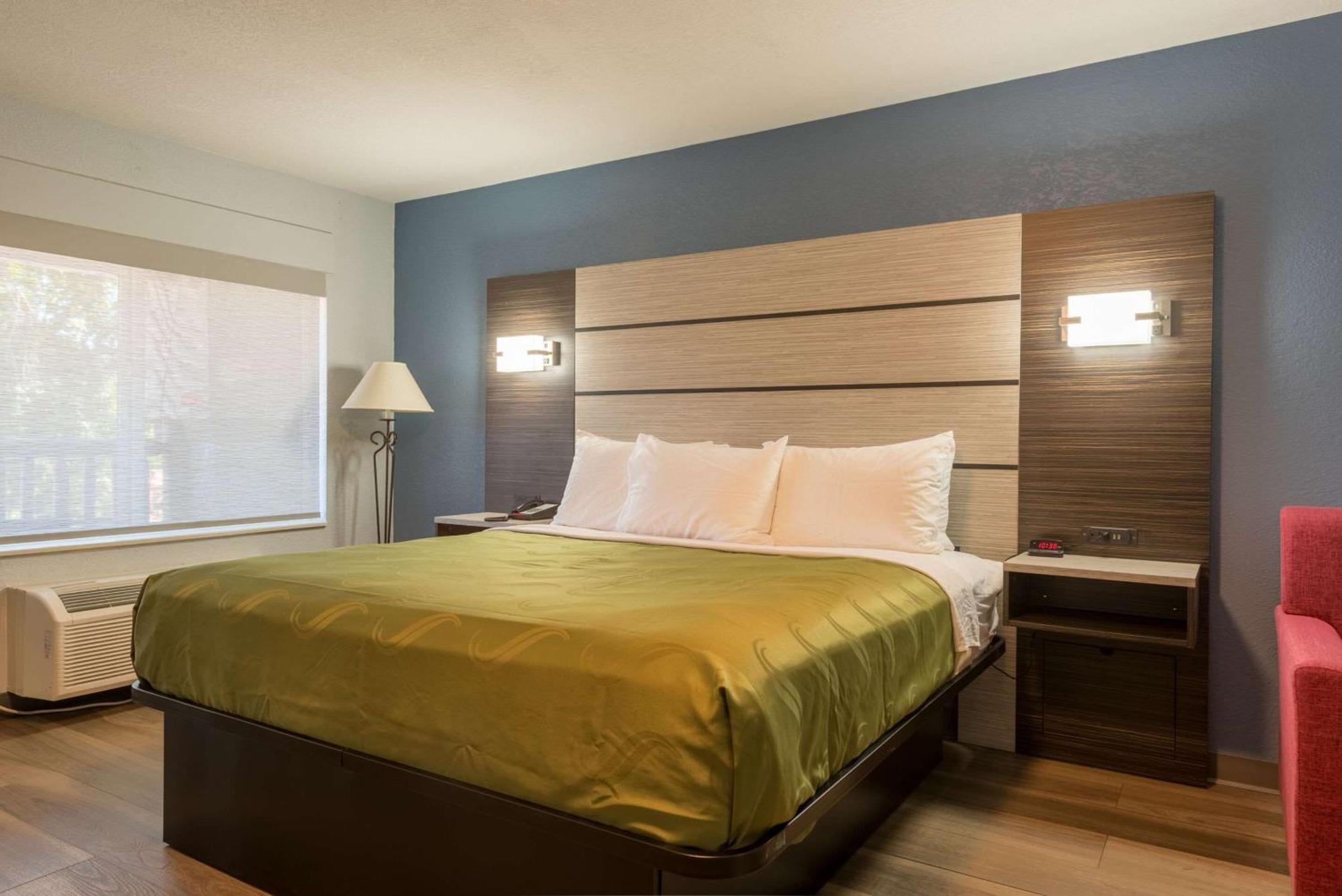 Quality Inn & Suites Manitou Springs At Pikes Peak Exterior photo