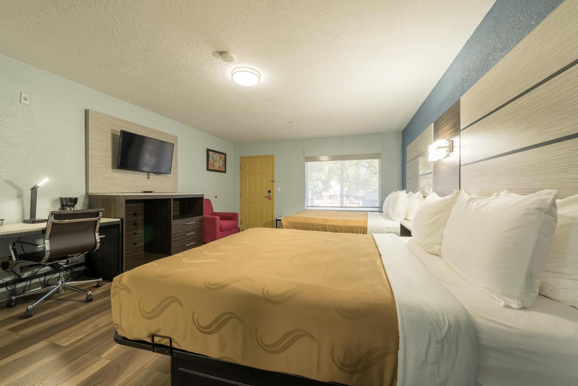 Quality Inn & Suites Manitou Springs At Pikes Peak Exterior photo